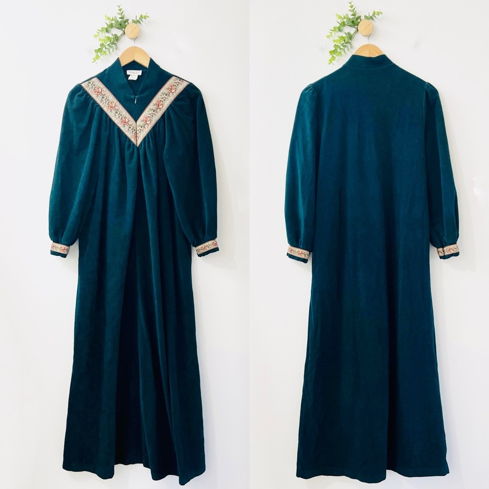 Vanity Fair Vintage Green Cottagecore Long Sleeve Fleece Sleep Gown